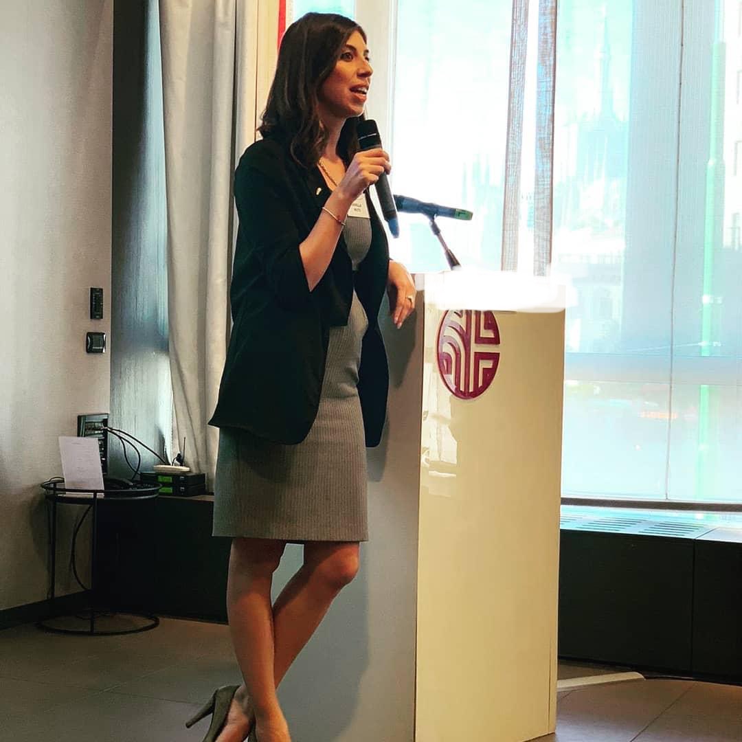 Ornella Muto durante un intervento formativo